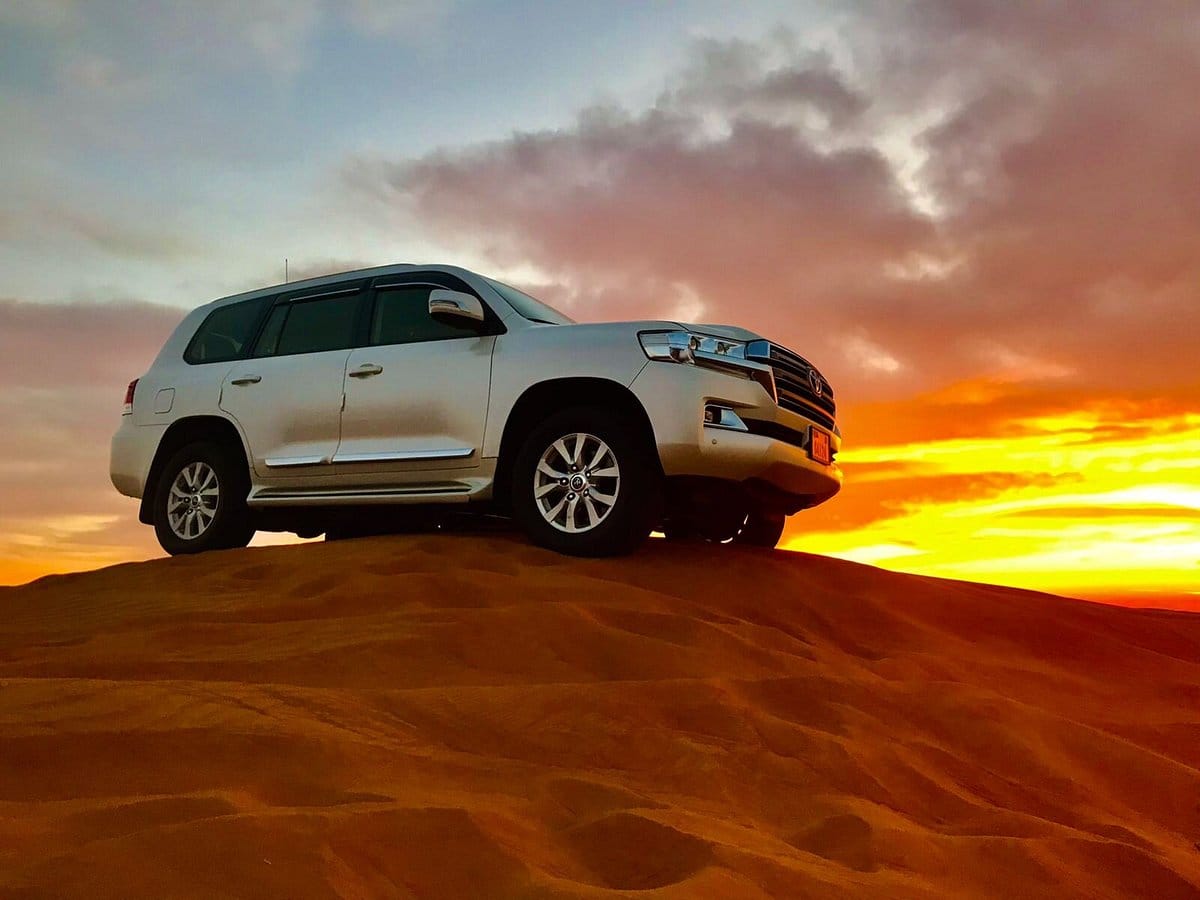 Desert Safari VS Desert Trekking