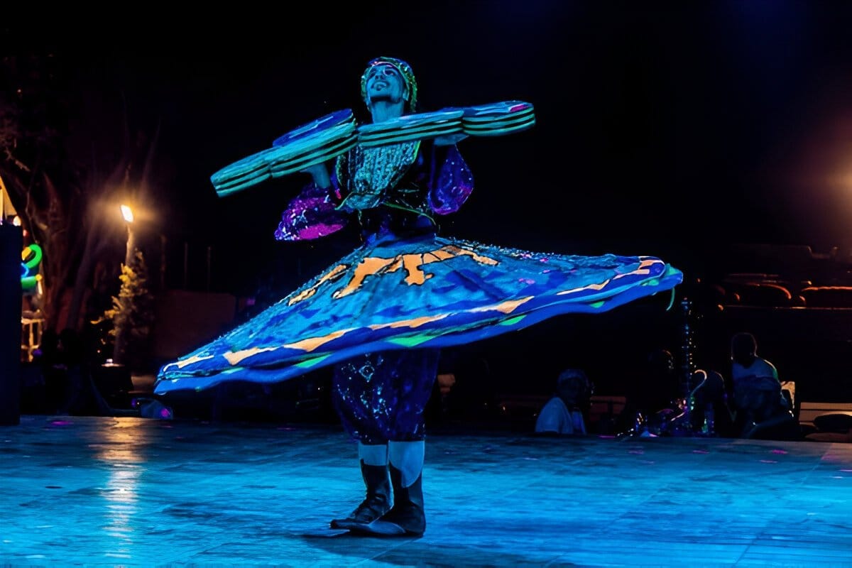 Tanoura Dance Show